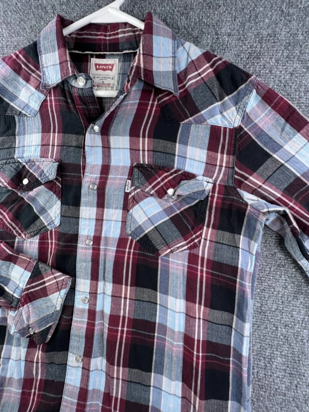 Levi’s Pearl Snap Shirt Lightweight Flannel Plaid Red Blue Small Modern Fit